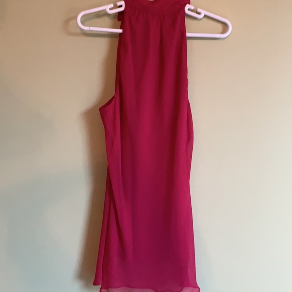 Beautiful raspberry colored Banana Republic sleeveless silk blouse - Picture 2 of 8